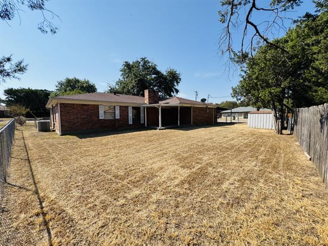 Building Photo - 912 Woodview Dr