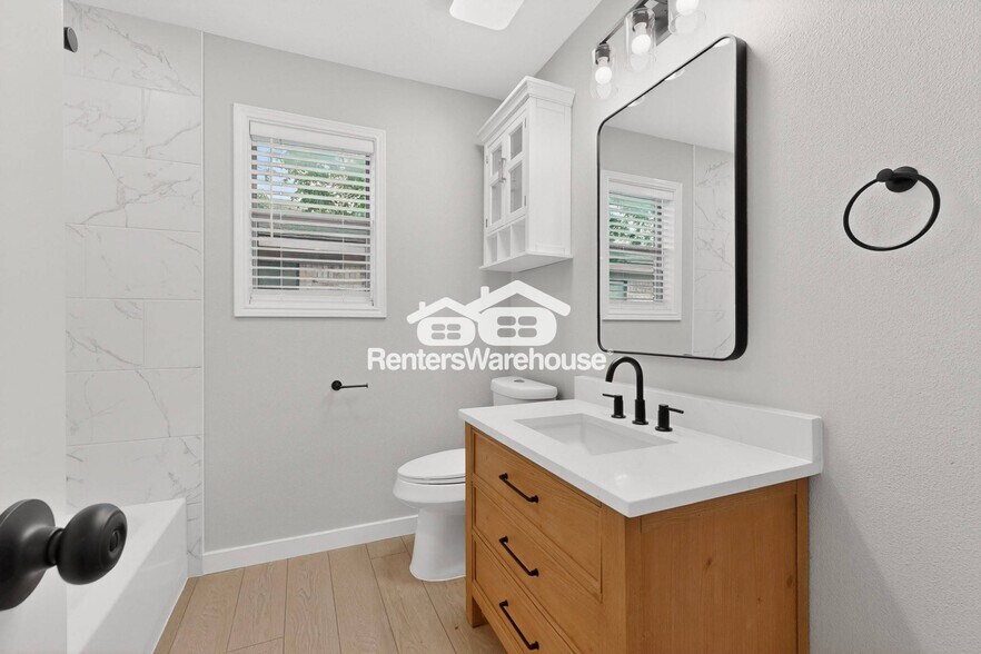 Building Photo - 7400 Echo Hill Dr