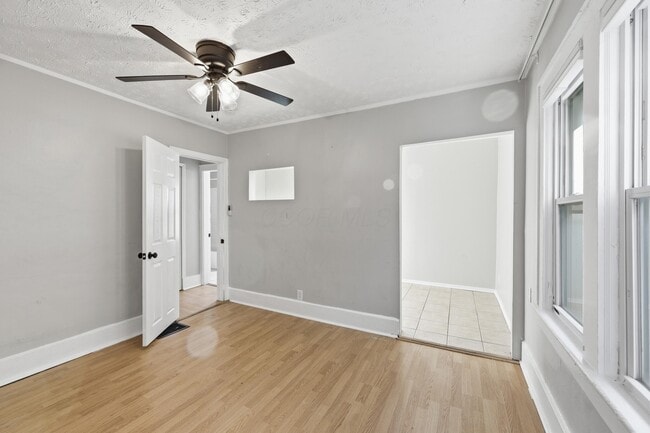 Building Photo - 1452 Summit St