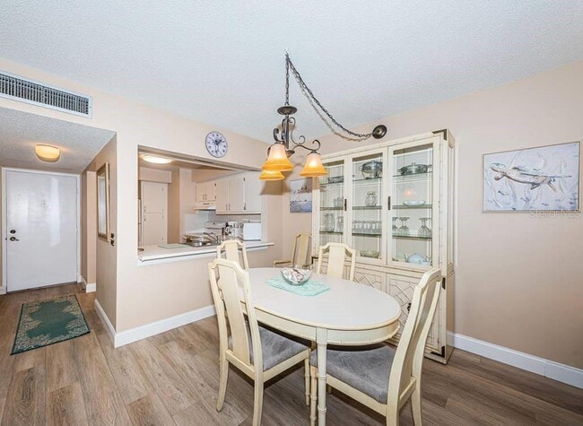 Building Photo - 6218 Palma Del Mar Blvd S