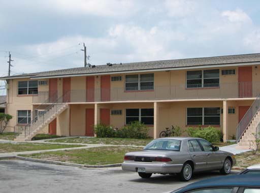Primary Photo - Briarstone Apartments
