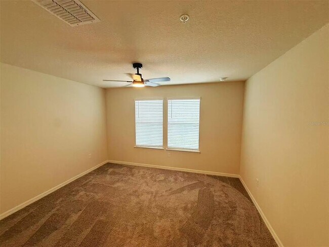 Building Photo - 393 Meadowland Pt