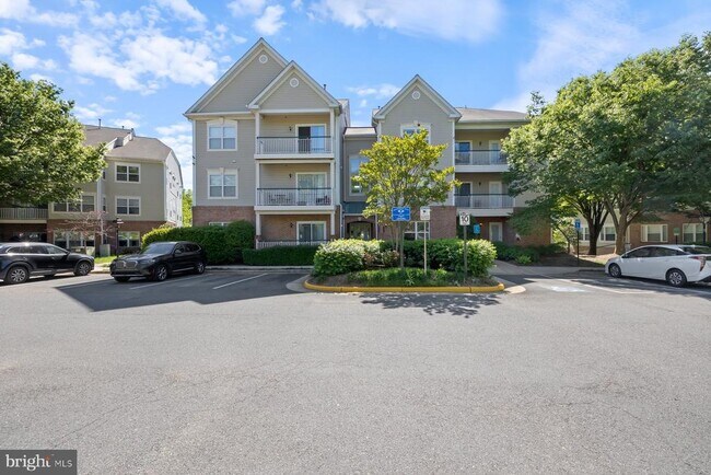 Building Photo - 6551 Grange Ln