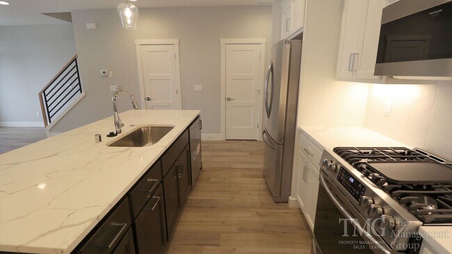 Building Photo - Beautiful 3BD Home in Orchards with Modern, Thoughtful Finishes & a Fenced Yard!