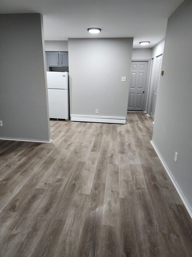 Building Photo - Offer Ends Soon! Up Your Living, Not Your Rent