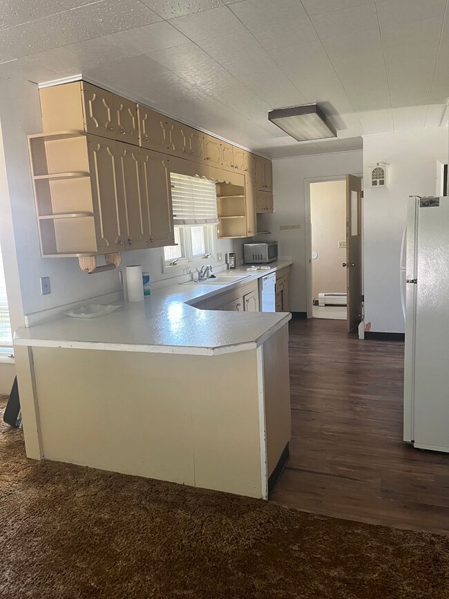 Primary Photo - 4 BDR, 2.5 bath