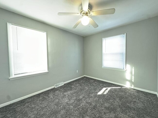 Building Photo - 1368 Spruce Ave