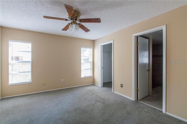 Building Photo - 1021 Breeze Dr