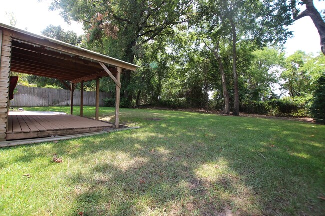 Building Photo - Charming 3 Bedroom in Flint! Coming Soon!