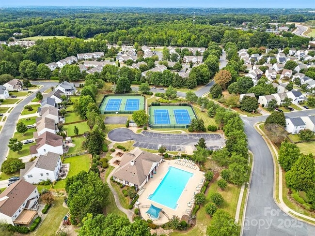 Building Photo - 3304 Mannington Dr