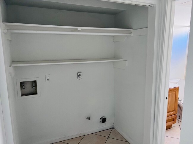 Building Photo - 3823 Windmill St