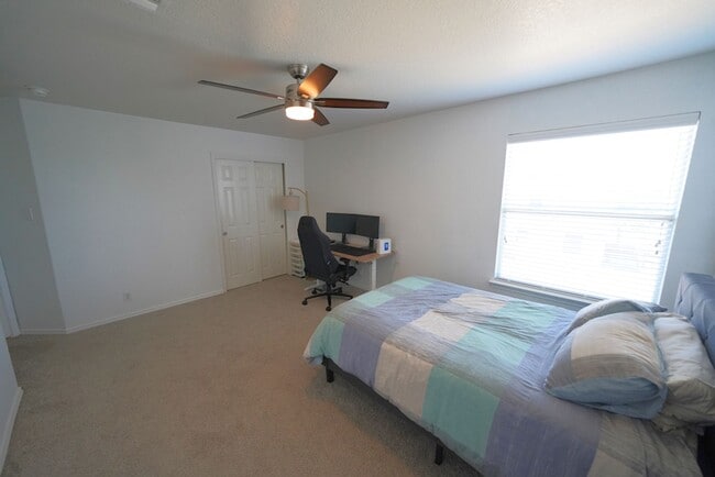Building Photo - Beautifully Maintained Home in Schertz Now Available. Realtor Commission: $500