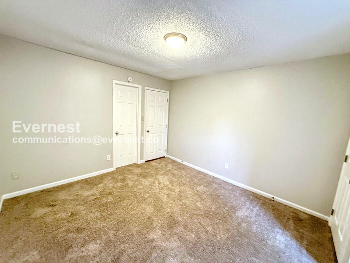 Building Photo - 713 Carr Ave