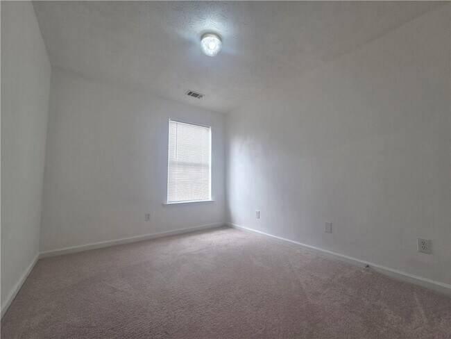 Building Photo - 2236 Dandridge Dr