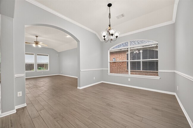 Building Photo - 21610 Avalon Queen Dr