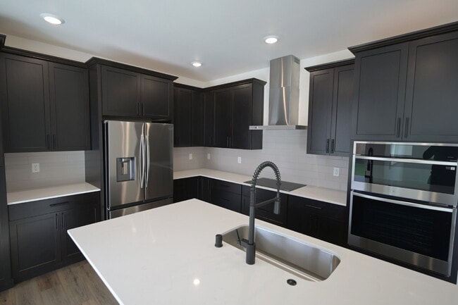 Building Photo - Brand new 2 bed 2 bath home in Rolling Hil...
