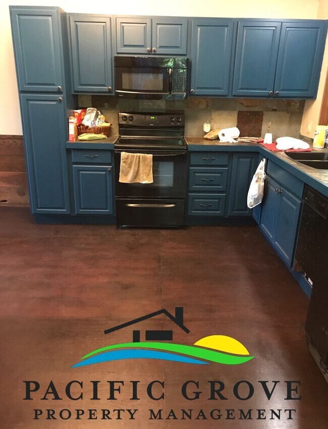 Building Photo - Cabin on Palo Colorado