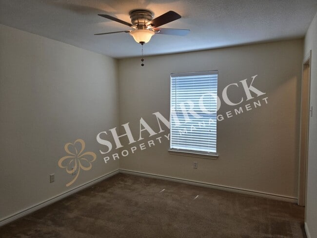 Building Photo - 826 Chambers Creek Cir