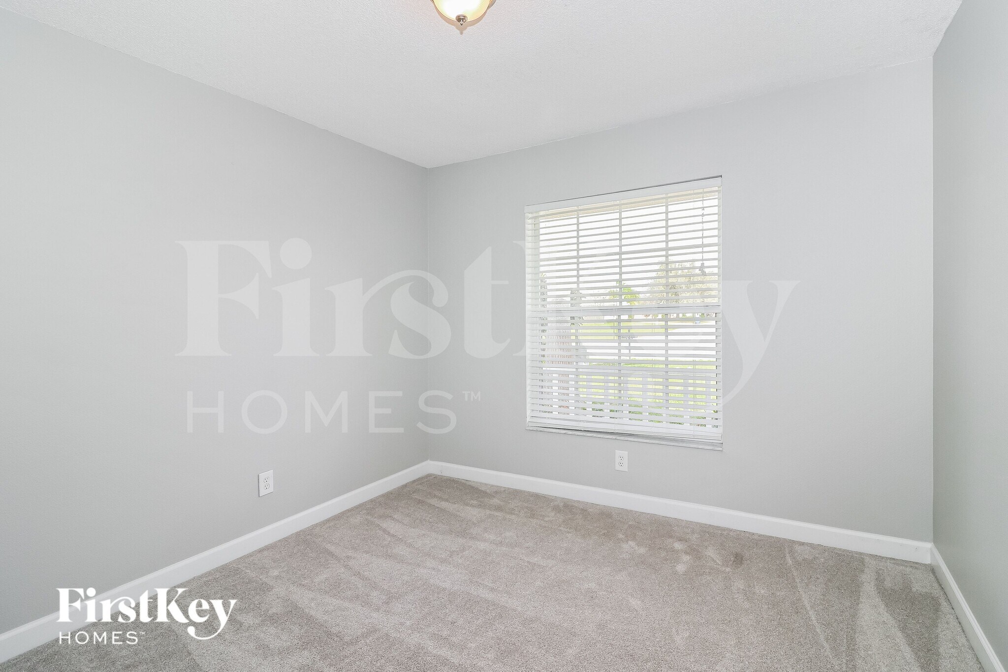 Building Photo - 12025 Larson Ln