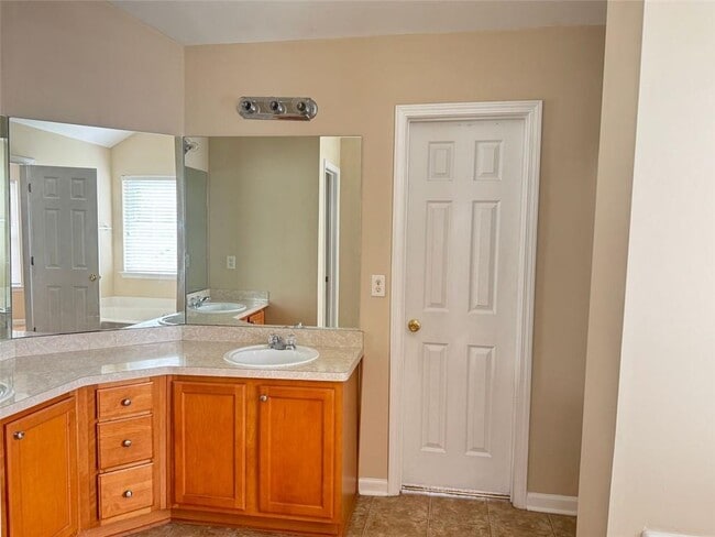 Building Photo - 5432 Village Ridge