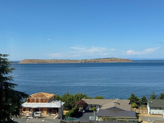 Building Photo - Stunning Home for Lease in Diamond Point