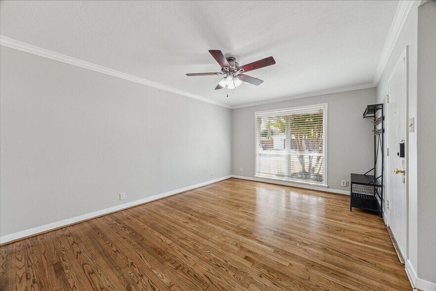 Building Photo - 4118 Gardendale Dr
