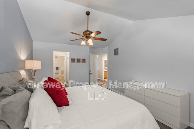 Building Photo - 2028 Greenes Way Cir