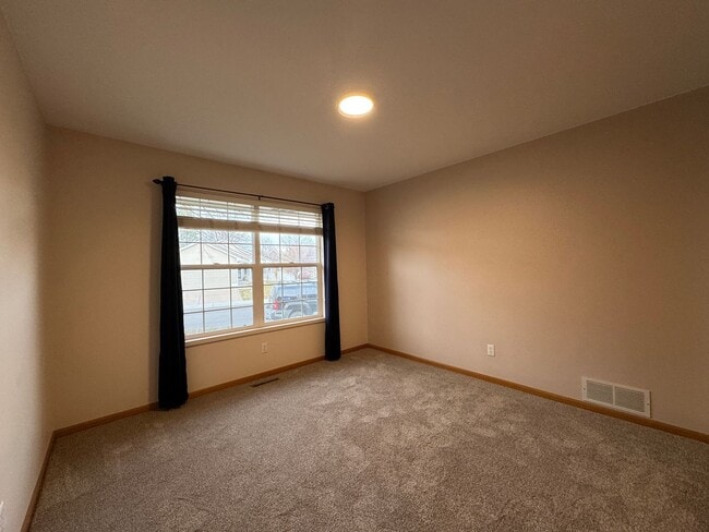 Building Photo - Beautiful home in English Ranch subdivision