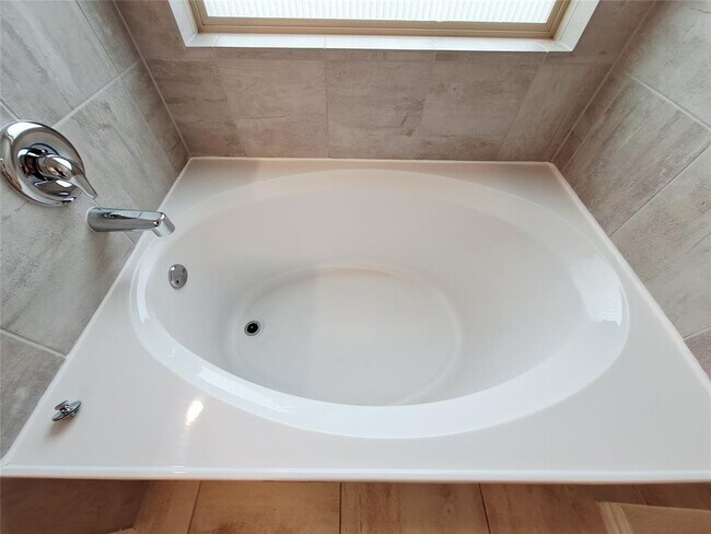Building Photo - 5900 Bucine Cv