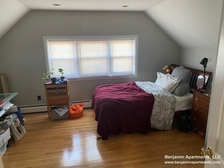 Building Photo - 20 Benton Rd