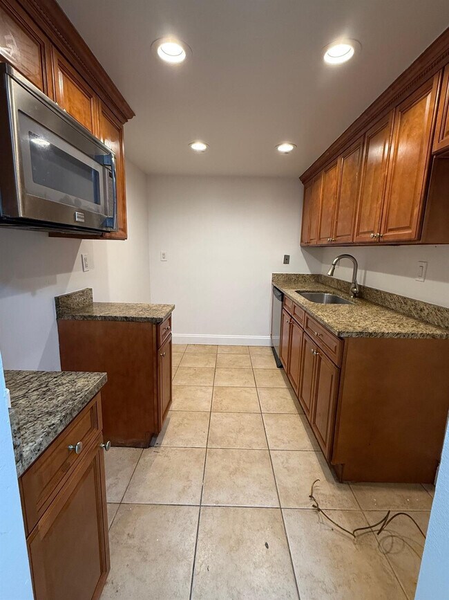 Building Photo - 1850 N Congress Ave