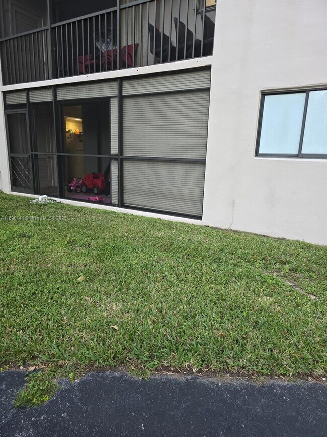 Building Photo - 8400 SW 133rd Avenue Rd