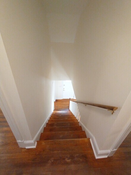 Building Photo - 1385 Overlook Dr