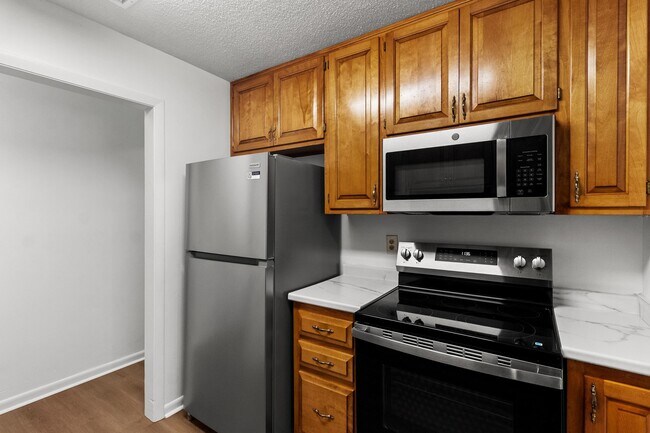 Building Photo - 3108 Briarwood Dr