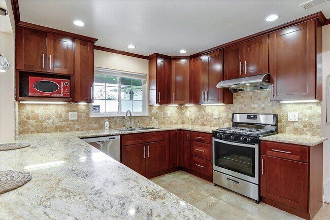 Building Photo - Beautifully Updated Single Family Home with Sparkling Pool