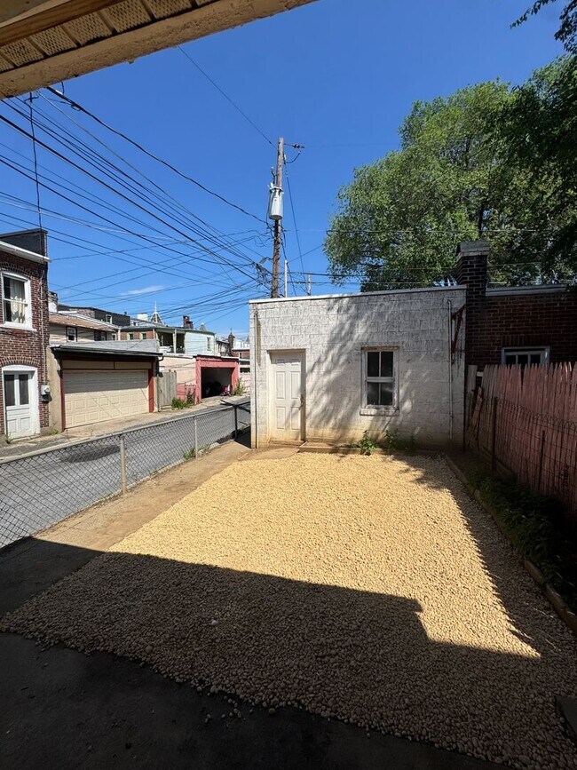 Building Photo - 535 Tilghman St