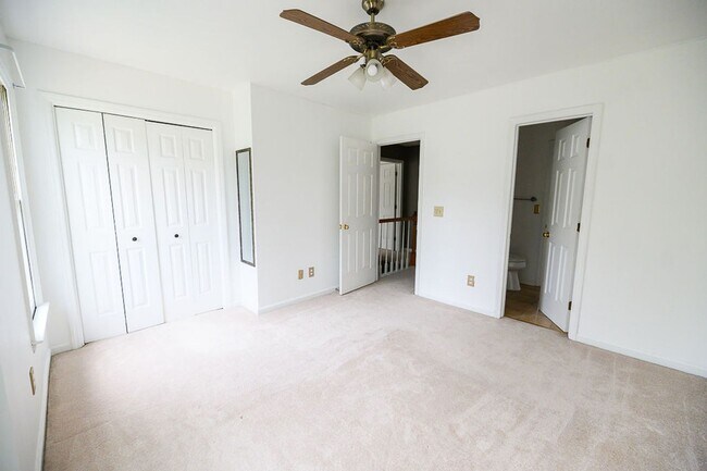Building Photo - Wonderful and Spacious 3 bedroom home 2.5 bath in High Point with 2 car garage and large fenced-i...