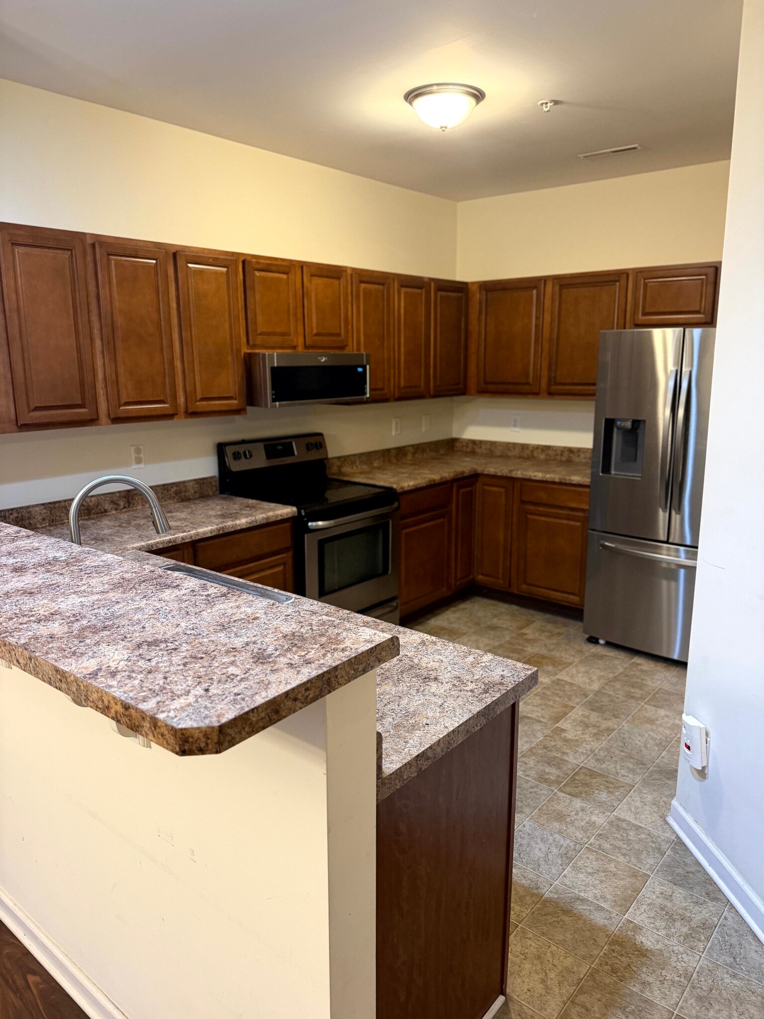 Building Photo - 1204 Admirals Walk Dr