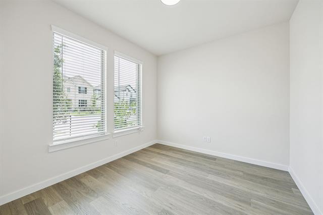 Building Photo - 646 Briar Dr