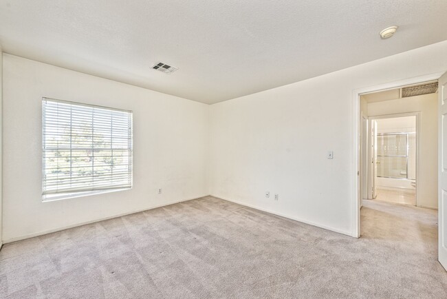 Building Photo - 1637 Cave Spring Dr