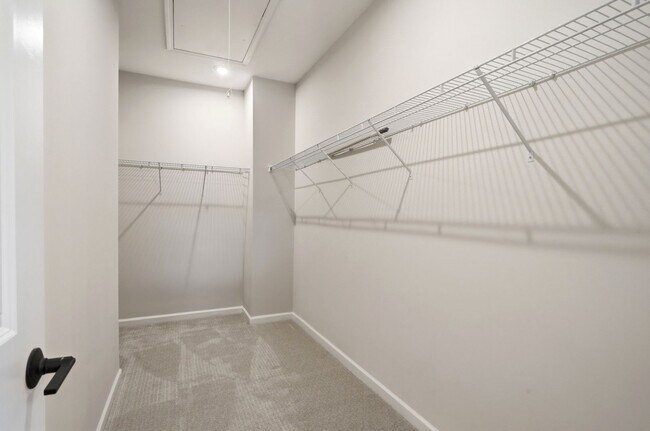 Building Photo - Like-New LoSo Townhome | 3BR + Loft | 2-Car Garage | Move-In Ready