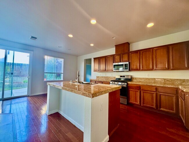Building Photo - 4141 Aragon Way