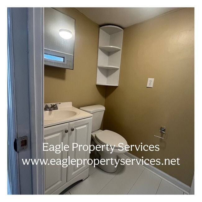 Building Photo - 1546 River Rd