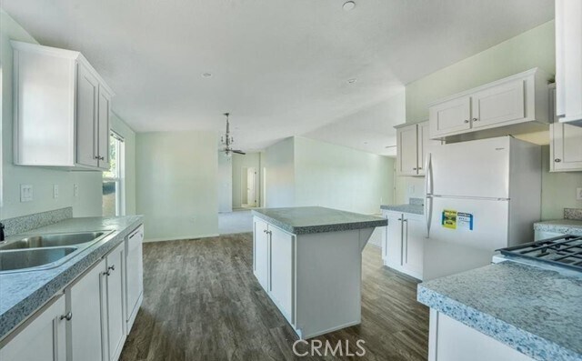 Building Photo - 26201 CA-74