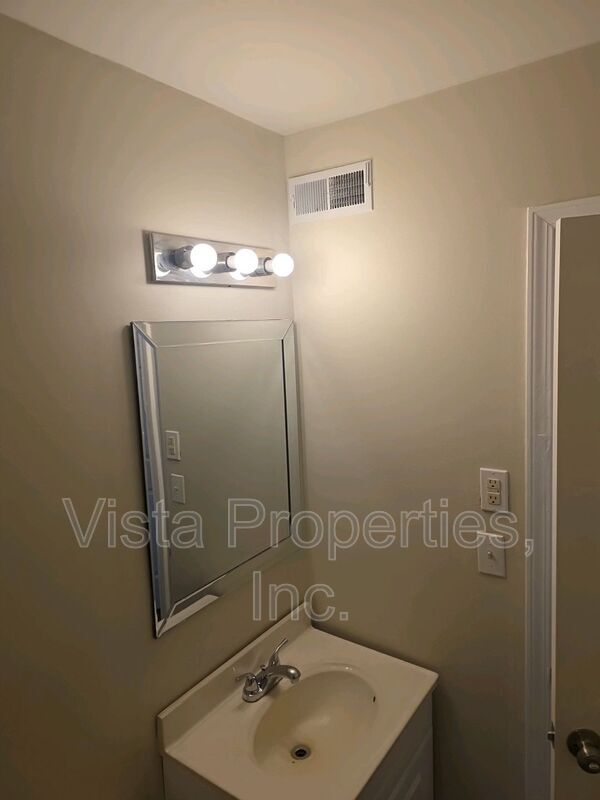 Building Photo - 4816 Andalusia Ln