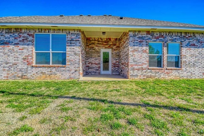 Building Photo - Beautiful Newer Construction Home in Stone Lake!