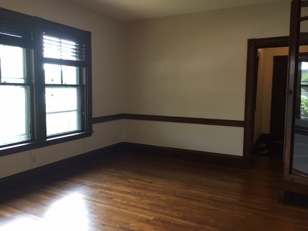 Building Photo - 17 Burroughs St