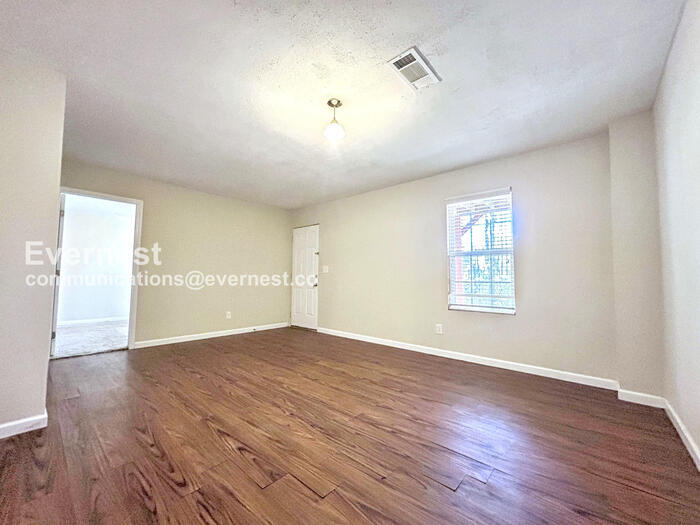 Building Photo - 5 Rosemont Ct