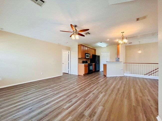 Building Photo - 1900 Scofield Ridge Pkwy