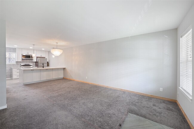Building Photo - 9015 Gaylord Dr